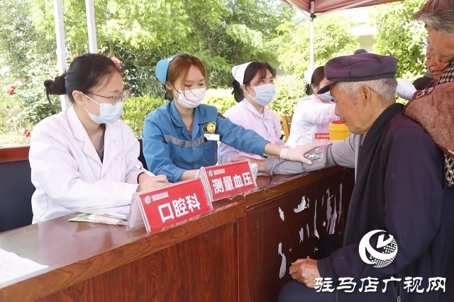  “八方援·心系夕陽”慰問演出活動走進新蔡縣余圍孜村